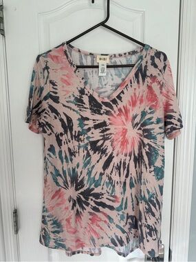 BiBi Tie-Dye V-Neck Top with Teal, Coral, & Black Accents